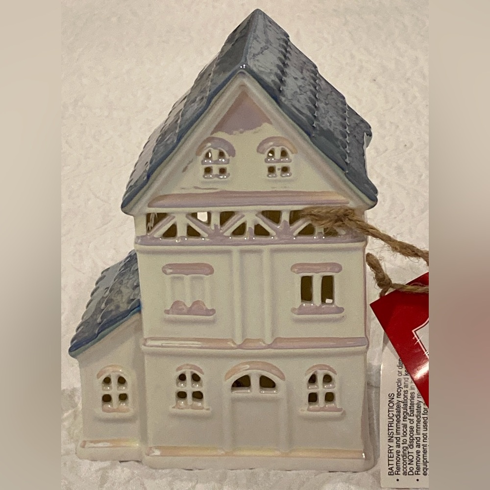 Holiday Time LED Lighted 2-story Blue & White House Christmas Tabletop Decor NEW - Picture 4 of 10